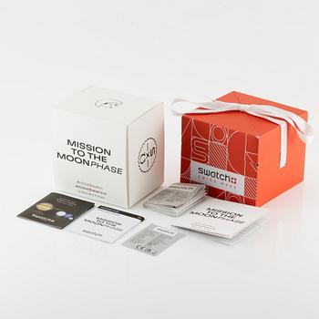 Omega/Swatch, MoonSwatch, "No Reserve", Mission to the MoonPhase, "Snoopy", kronograf, armbandsur, 42 mm.