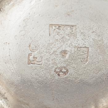 Five silver cups, 18th/19th Century.