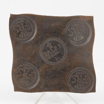 Plåtmynt, Fredrik I, 1/2 daler silvermynt, 1747.