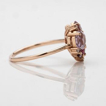 Suzanne Kalan, 14K gold ring with sapphires and diamonds.