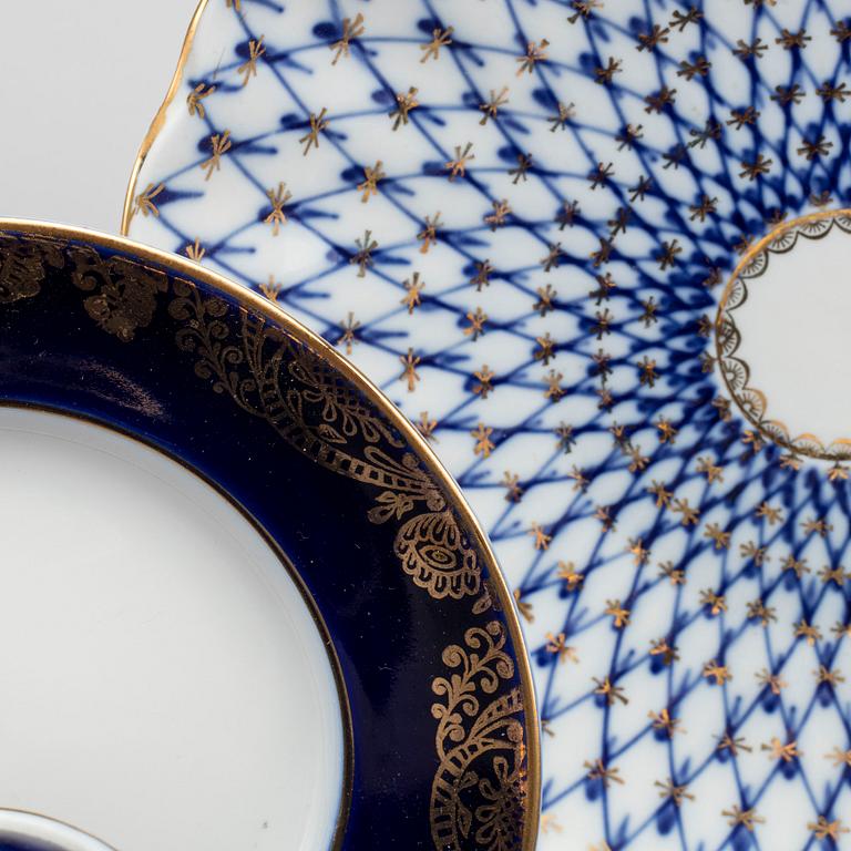 Coffee sets of 38 pieces in Lomonsov porcelain, including "Cobalt net".