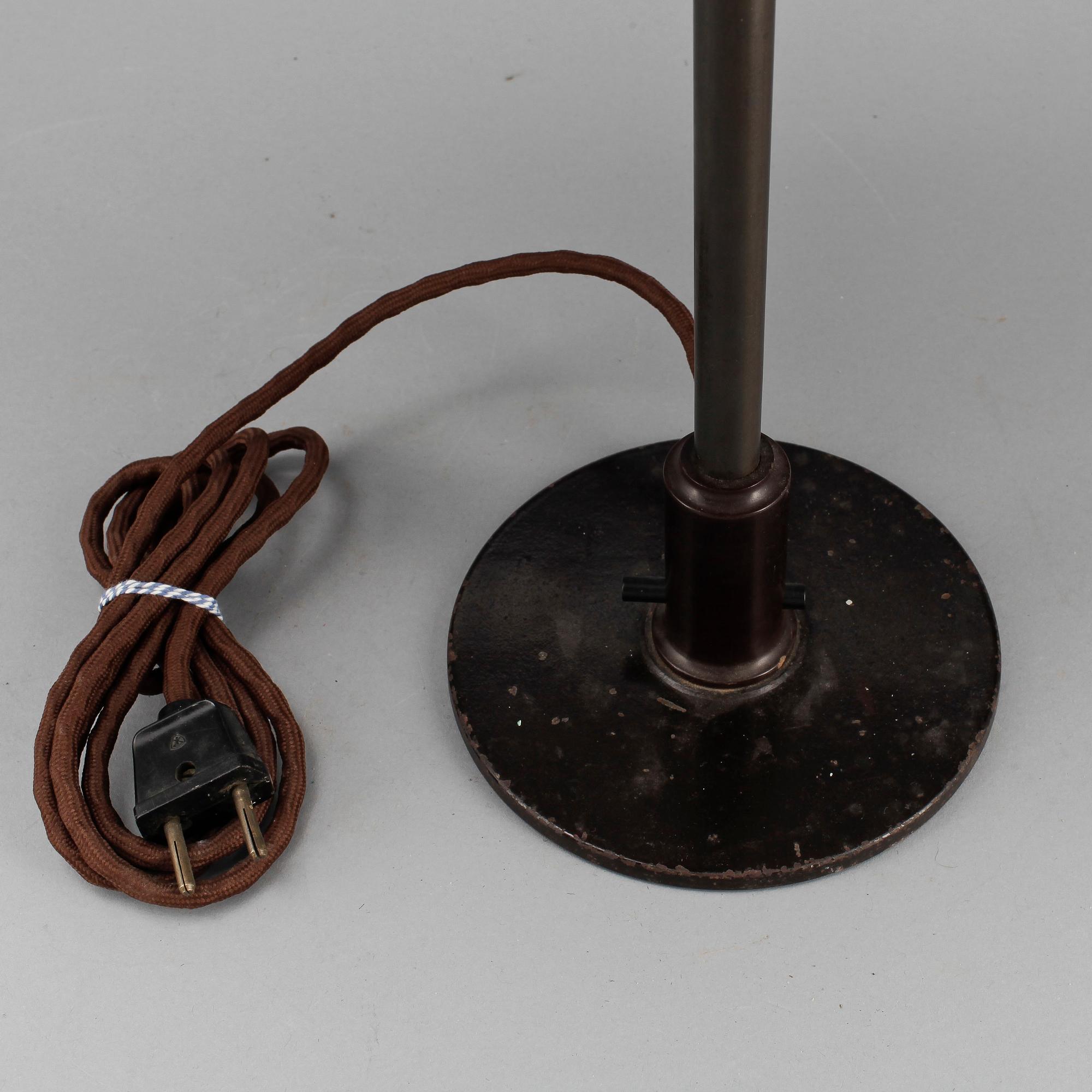 BORDSLAMPA "3/2", Poul Henningsen, 1900-tal.