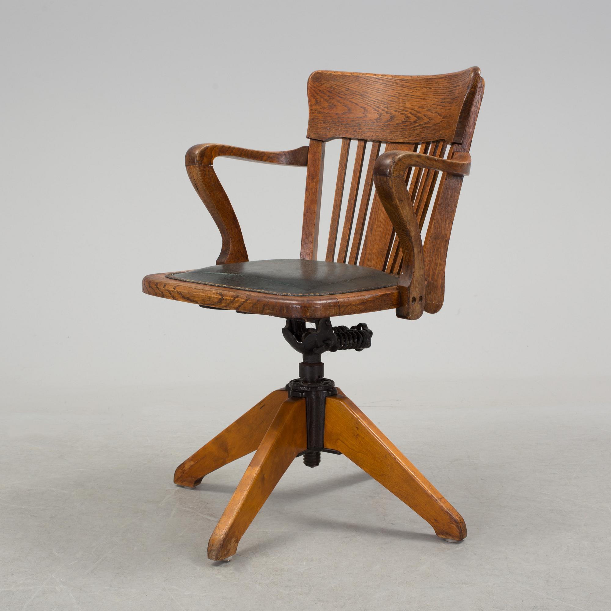 First swivel chair 2025