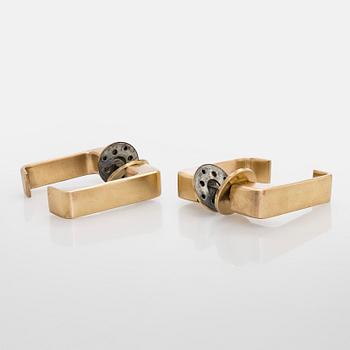 Timo Sarpaneva, dörrhandtag, 8 par, "Lasta" för Primo Oy. Formgiven 1964.