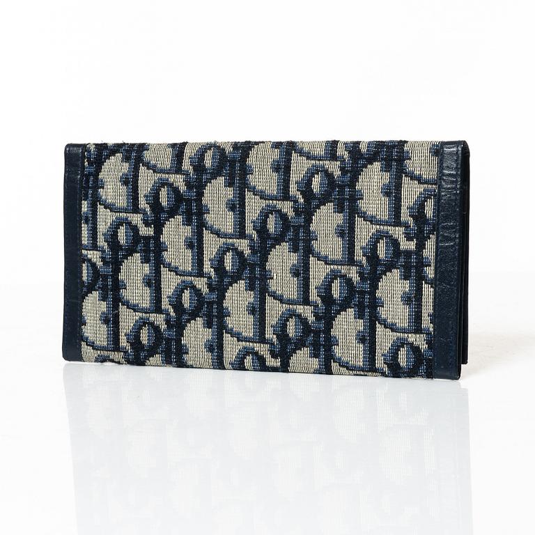 Christian Dior, a wallet.