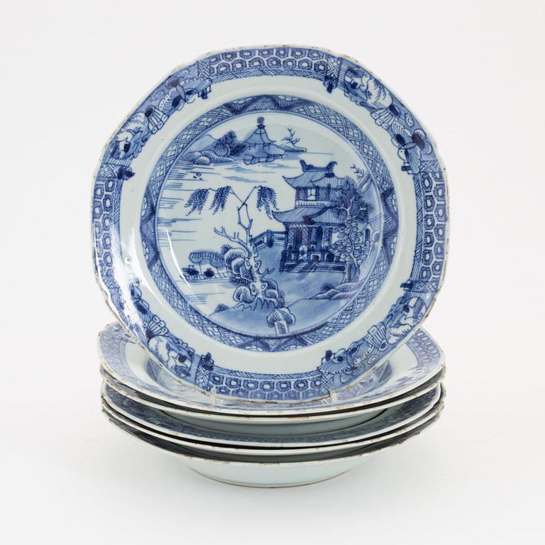 A set of six Chinese porcelain plates, Qing dynasty, 18th Century.