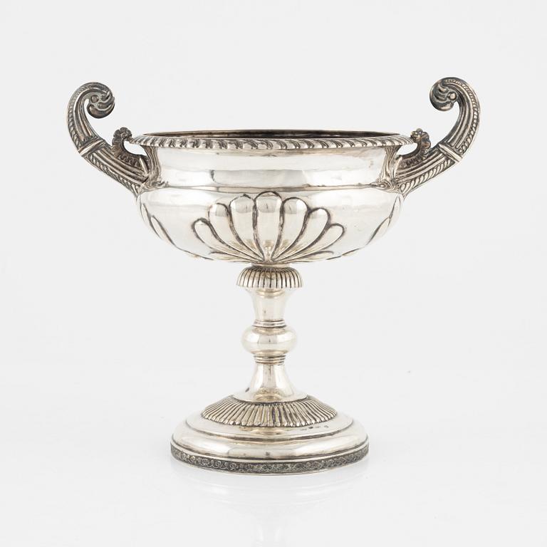 Roland Mellin, hänkelskål på fot, silver, empire, Helsingfors 1839.