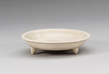 TRIPOD, vitglaserad keramik. Tang dynastin.