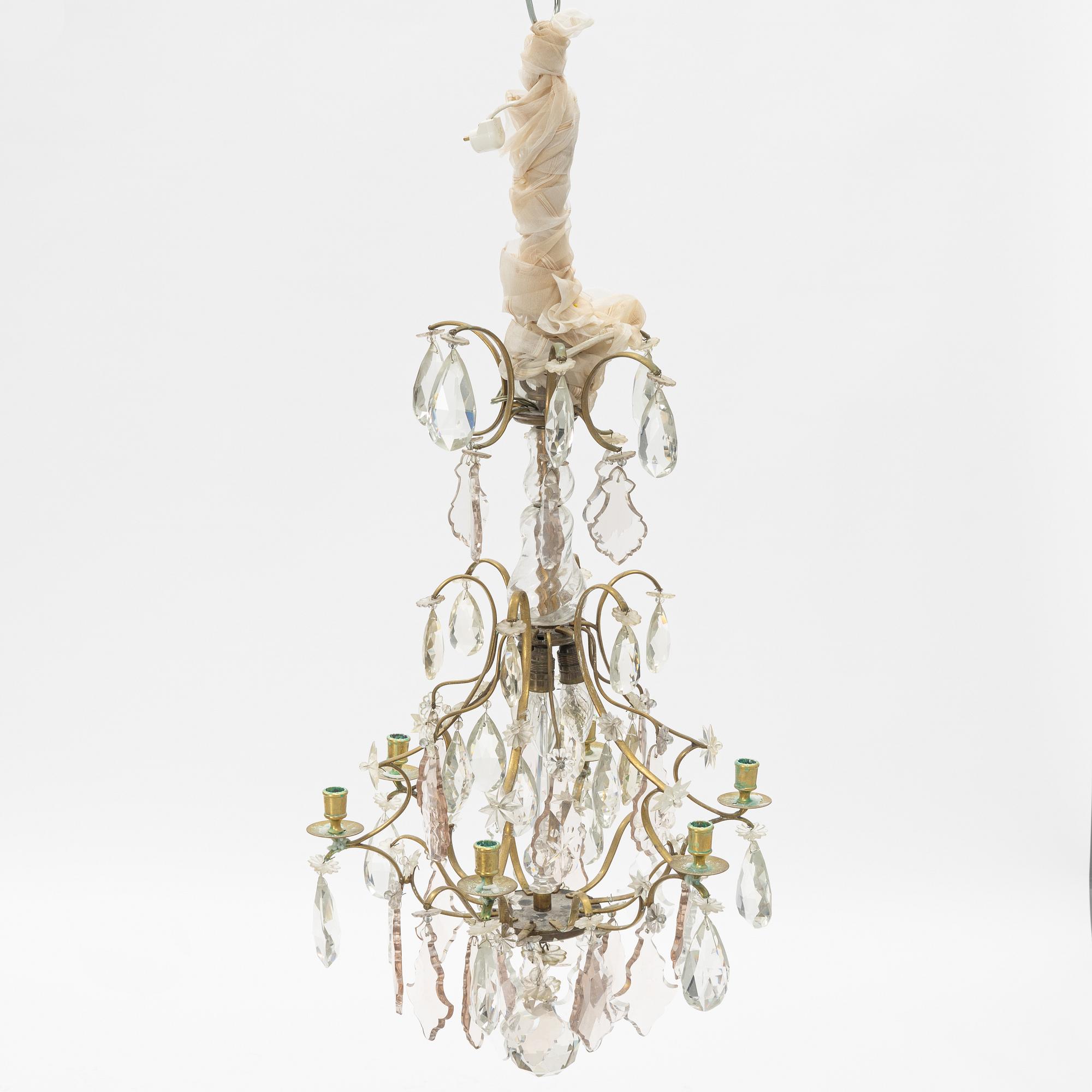 A Rococo style chandelier, early 20th Century.