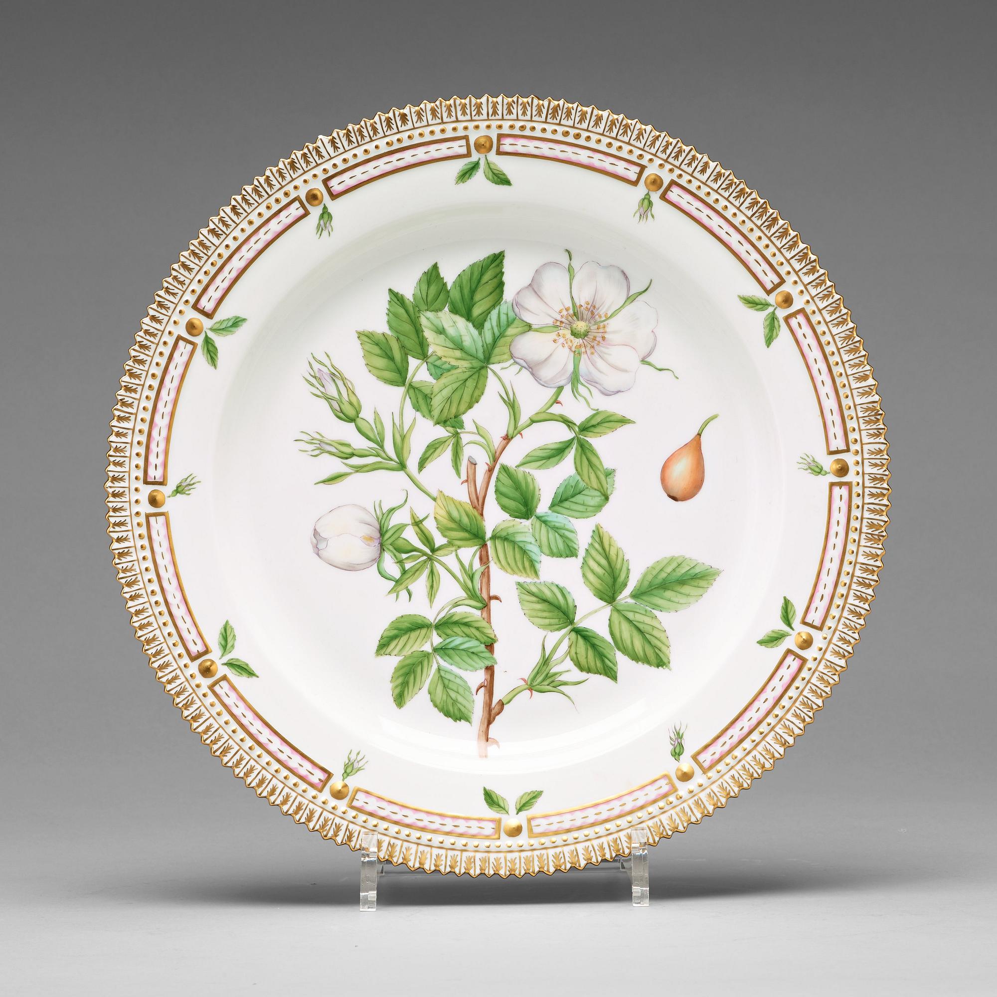 TALLRIKAR/FAT,  åtta stycken, porslin. "Flora Danica", Kungl. Dansk, 1900-tal.