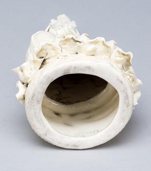 FIGURIN, porslin. Kina, Blanc-de-chin. Modern tillverkning.