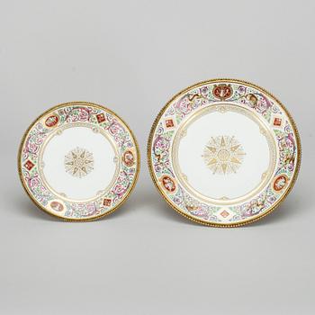 TAZZOR, 2 st, porslin, Sèvres, märkta Chateau de Fontainebleau. Frankrike 1800-tal.