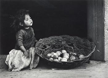 326. Georg Oddner, "Flickan med korgen, Peru", 1955.