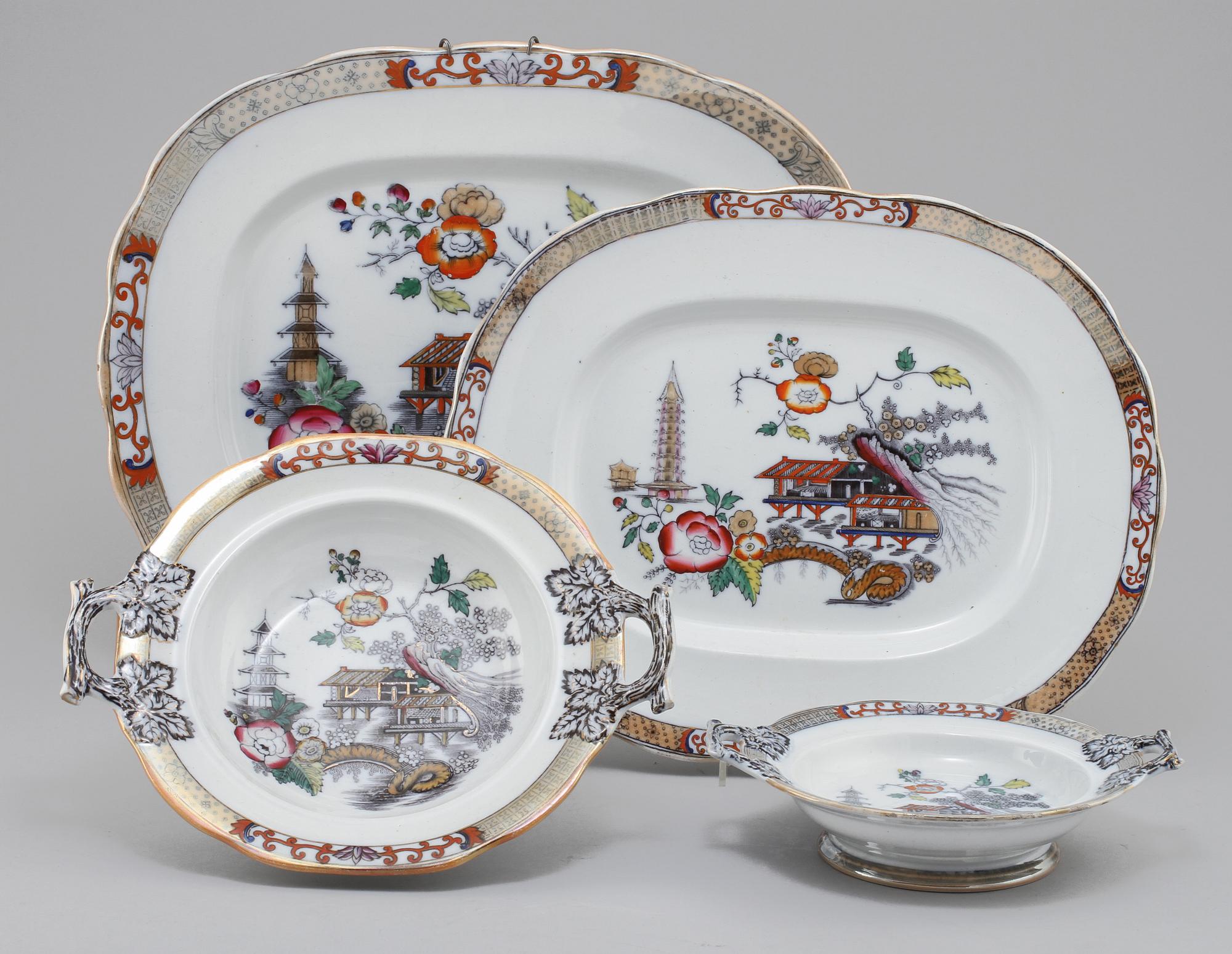 SERVIS, 57 delar, "Japan", flintgods, Rörstrand, omkring sekelskiftet 1900.