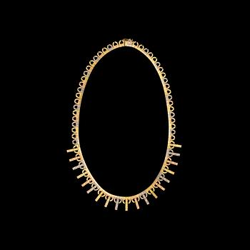 439. COLLIER, 18K tre färgers guld. Vikt ca 33 g.