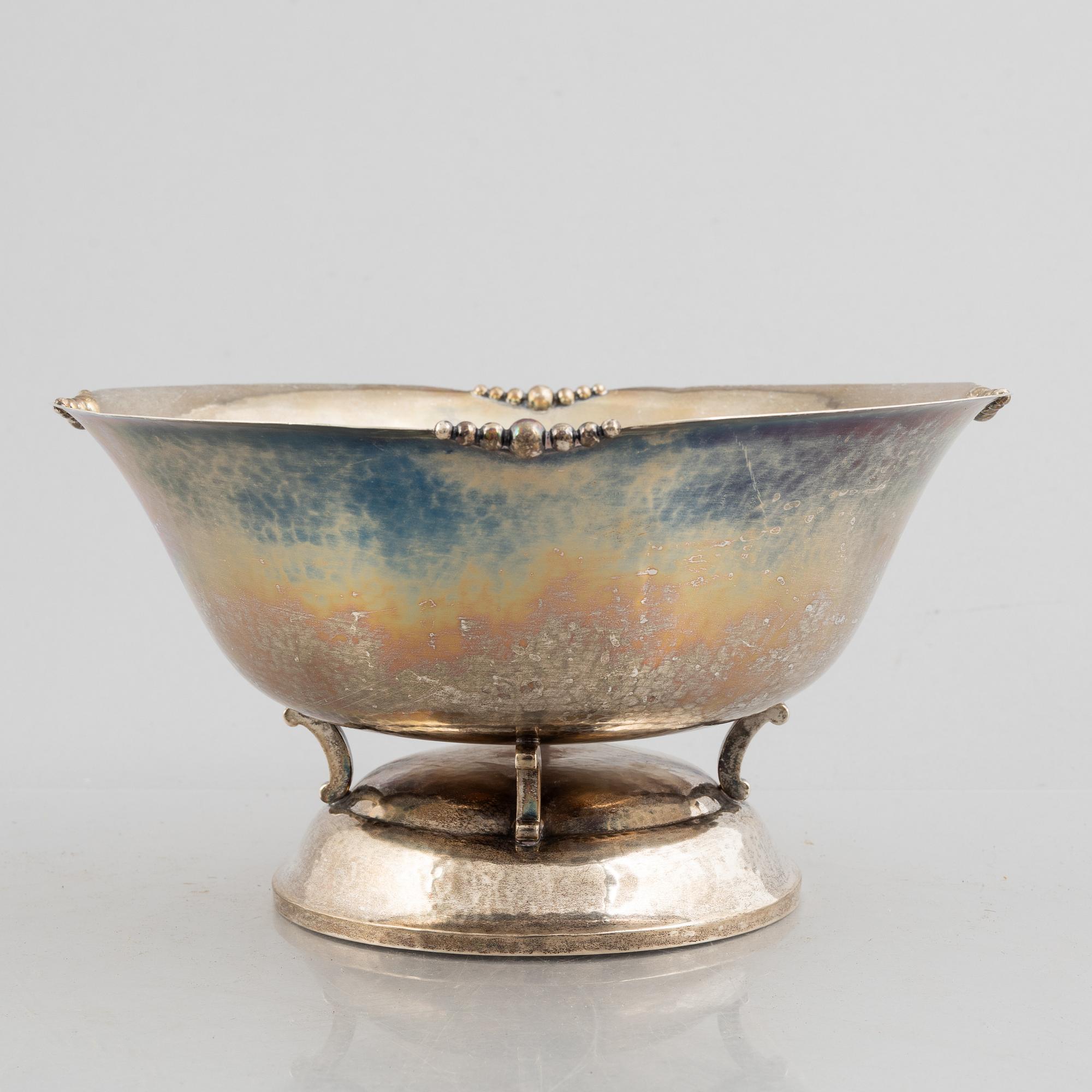 A Swedish silver bowl, marks of Silvervarufabriken J Grönroos, Kristianstad 1930.