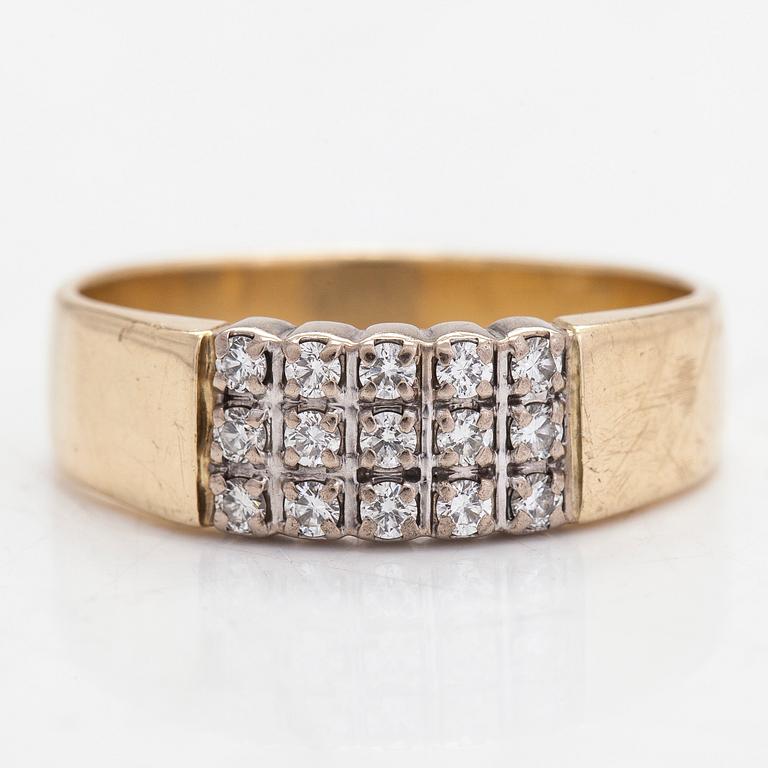 A 14K gold ring, diamonds totalling approx. 0.30 ct, Morris Lindblom & Co, Turku 2005.