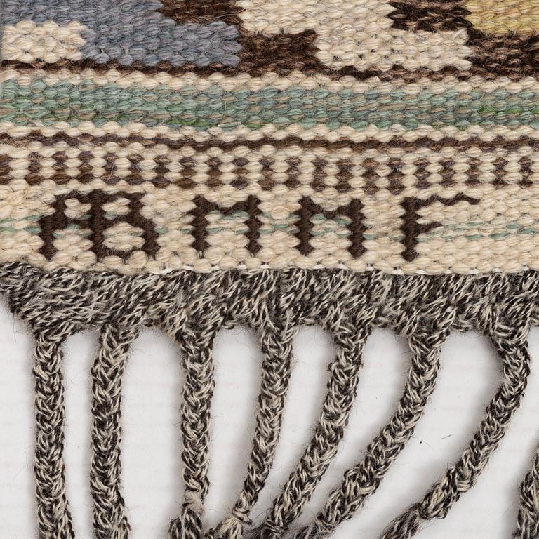 Märta Måås-Fjetterström, a carpet, "Vit botten", flat weave, ca 291 x 218 cm, signed AB MMF.