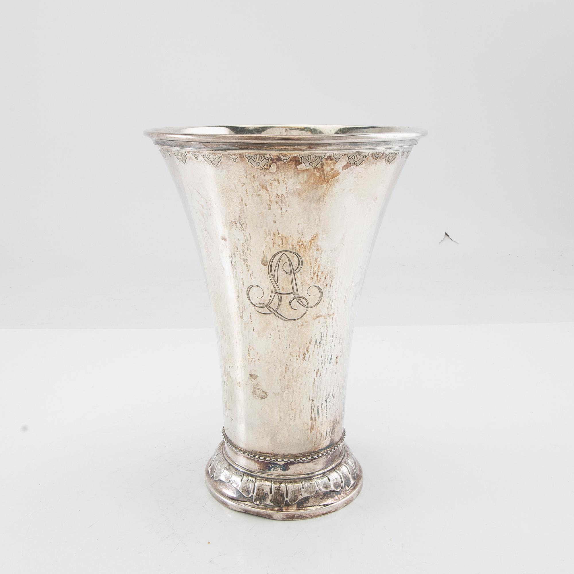 Cup/vase silver GAB Stockholm 1944.