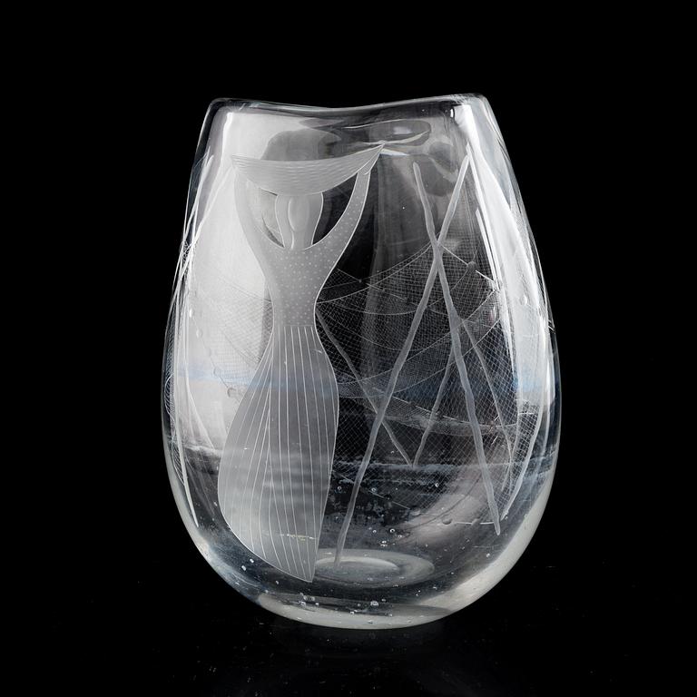 VICKE LINDSTRAND, a glass 'Fisknäten' vase, Kosta, signed.