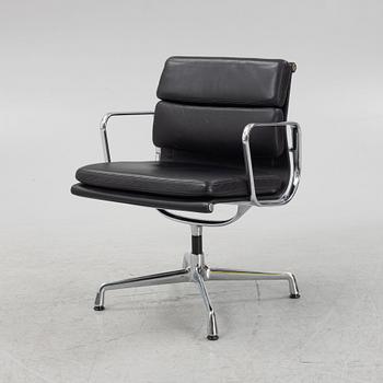 Charles & Ray Eames, kontorsstol "Soft Pad Chair EA217",Vitra.