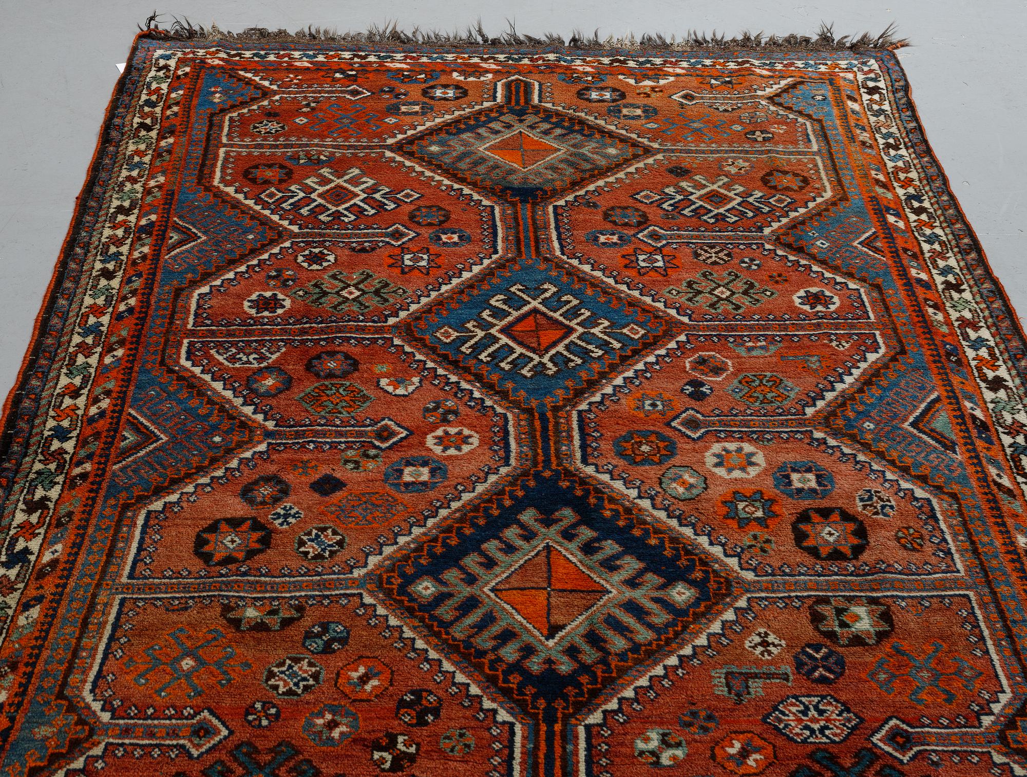 Matta, Shiraz, ca 158 x 170 cm.
