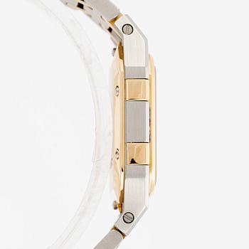 Audemars Piguet, Royal Oak Square, ca 1985. <b>Case size:</b> 25 x 32 mm
<b>Material:</b> steel/gold
<...