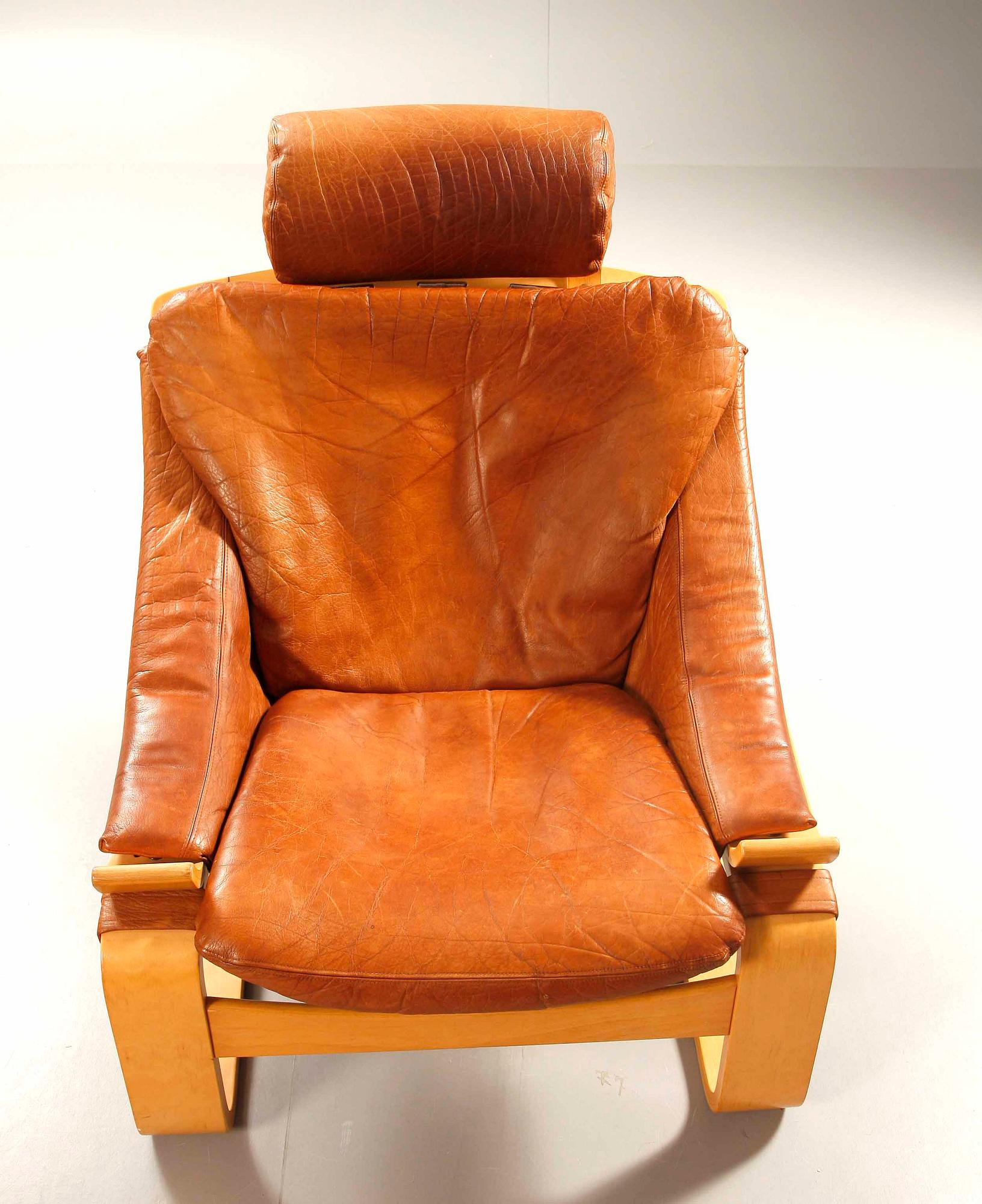 FÅTÖLJ. Design Åke Fribytter, Nelo-möbler  formgiven 1974.