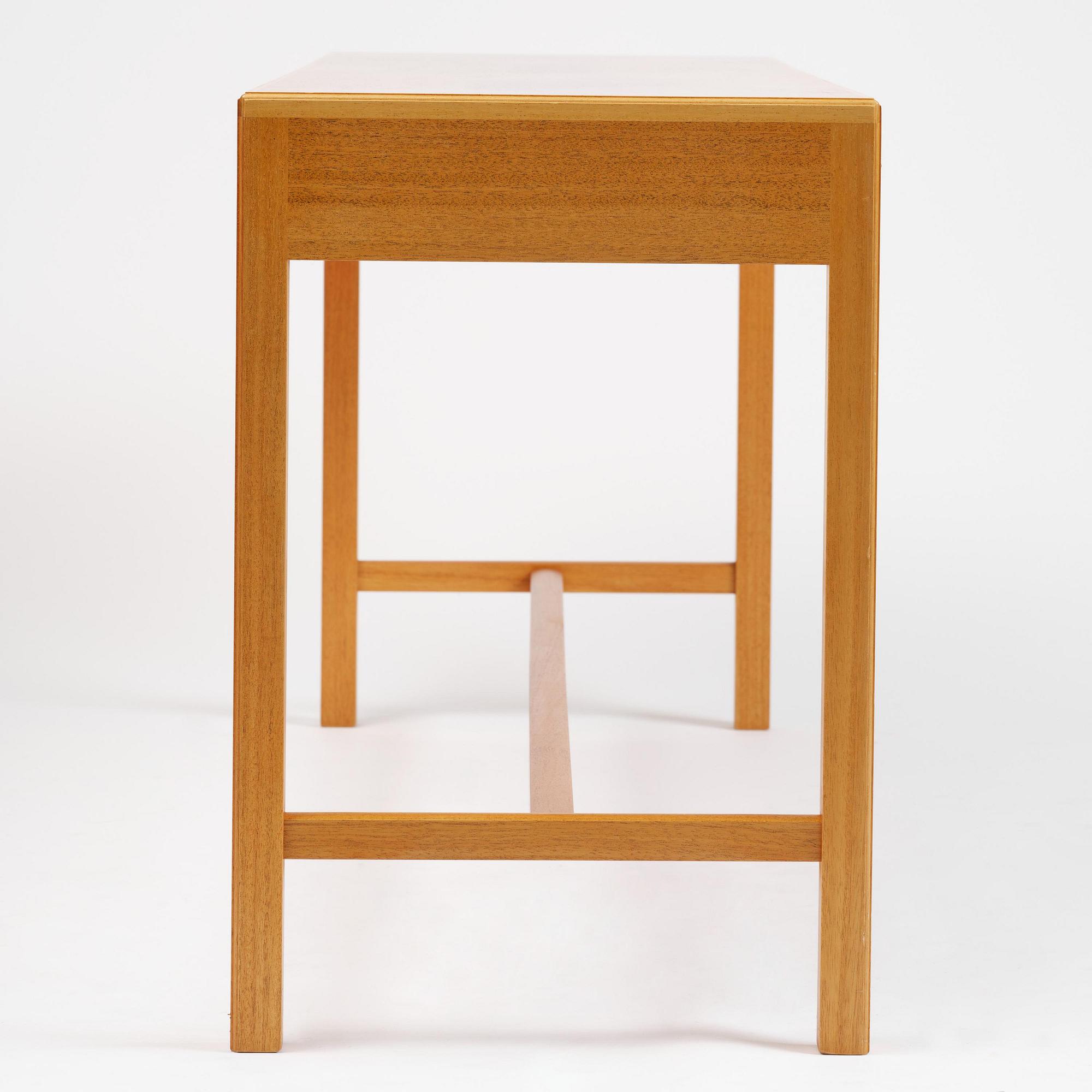 Josef Frank, sideboard, modell B 821, Firma Svenskt Tenn, efter 1985.