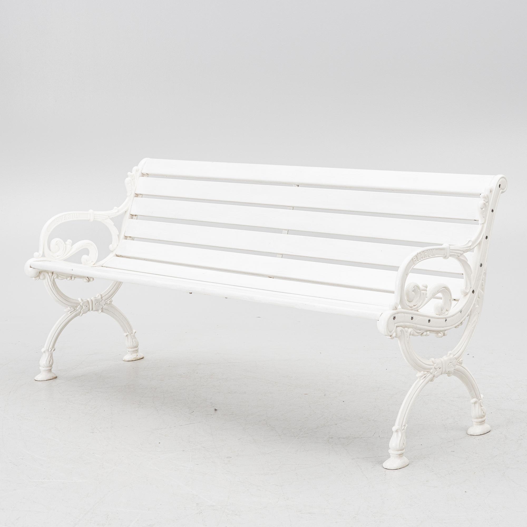 Trädgårdsgrupp, 4 delar, Byarum, 1900-talets andra hälft.