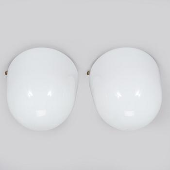 Paavo Tynell, a pair of mid-20th-century '80112-30' ceiling lights for Idman.