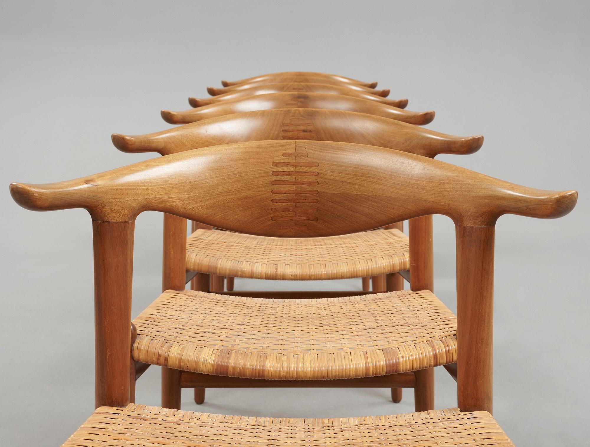 Hans J. Wegner, "Kohornsstolen/ Cowhorn chair", sex stycken, "JH-505", Johannes Hansen, Danmark 1950-60.