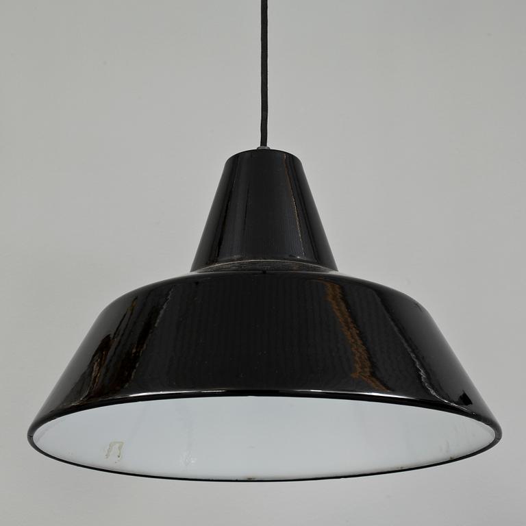 TAKLAMPA, Vaerkstedlampa, Arne Jacobsen, Louis Poulsen. Diam 40, h 27.