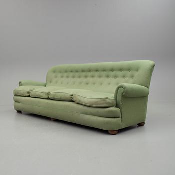 SOFFA, modell 678, Josef Frank, Firma Svenskt Tenn, 1900-talets andra hälft.