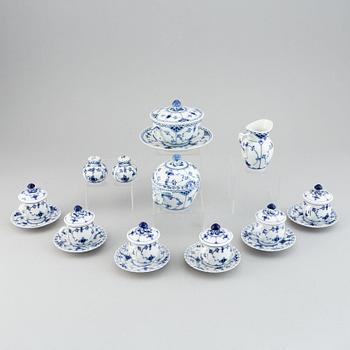 Royal Copenhagen, eleven pieces 'Musselmalet' porcelain, Denmark.