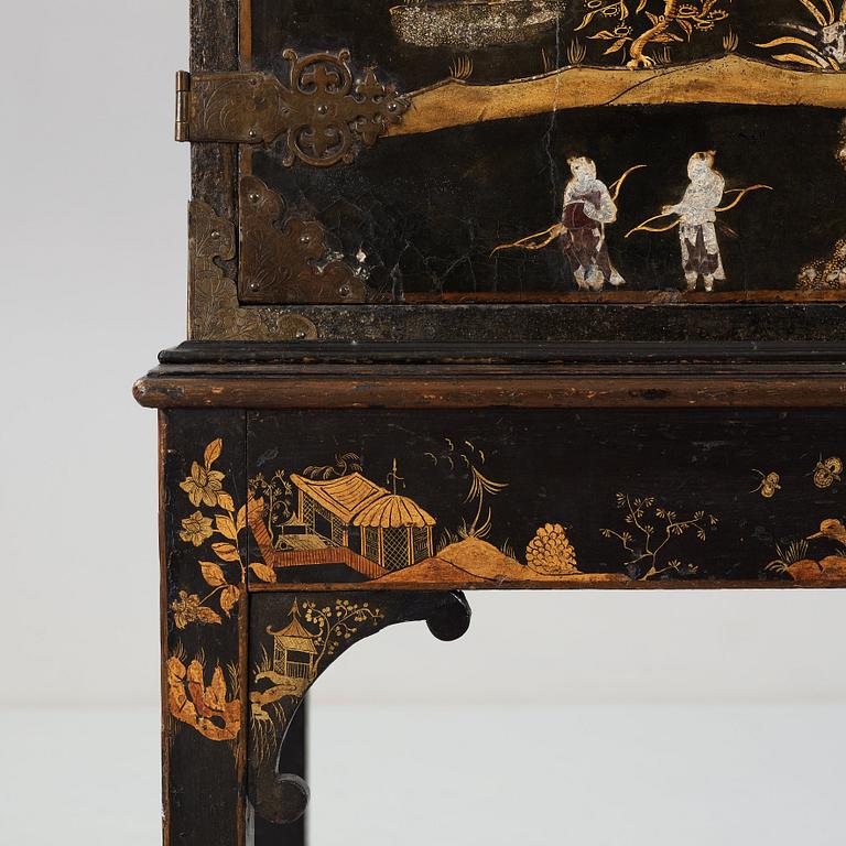 Cupboard, Japan, Edo (1603-1868), later stand.