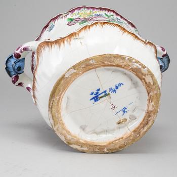 A Swedish Marieberg wine cooler, 18th Century.