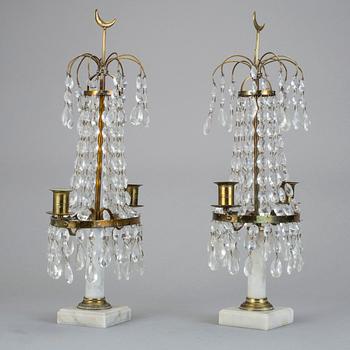 BORDSLYSTRAR, ett par, gustaviansk stil, 1900-talets första hälft.