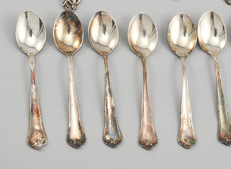TESKEDAR, 10+12 st, silver, stämplade MEMA, Lidköping, respektive svenska importstämplar. Vikt 189 g.