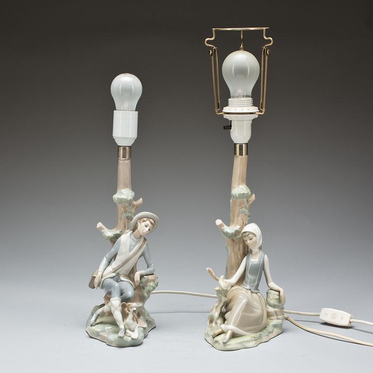 BORDSLAMPOR, ett par, porslin, Lladro, 1900-talets senare hälft.