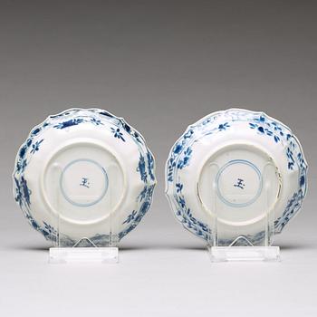 Six (2+2+2) blue and white cups with five (2+2+1) dishes, Qing dynasty, Kangxi (1662-1722).