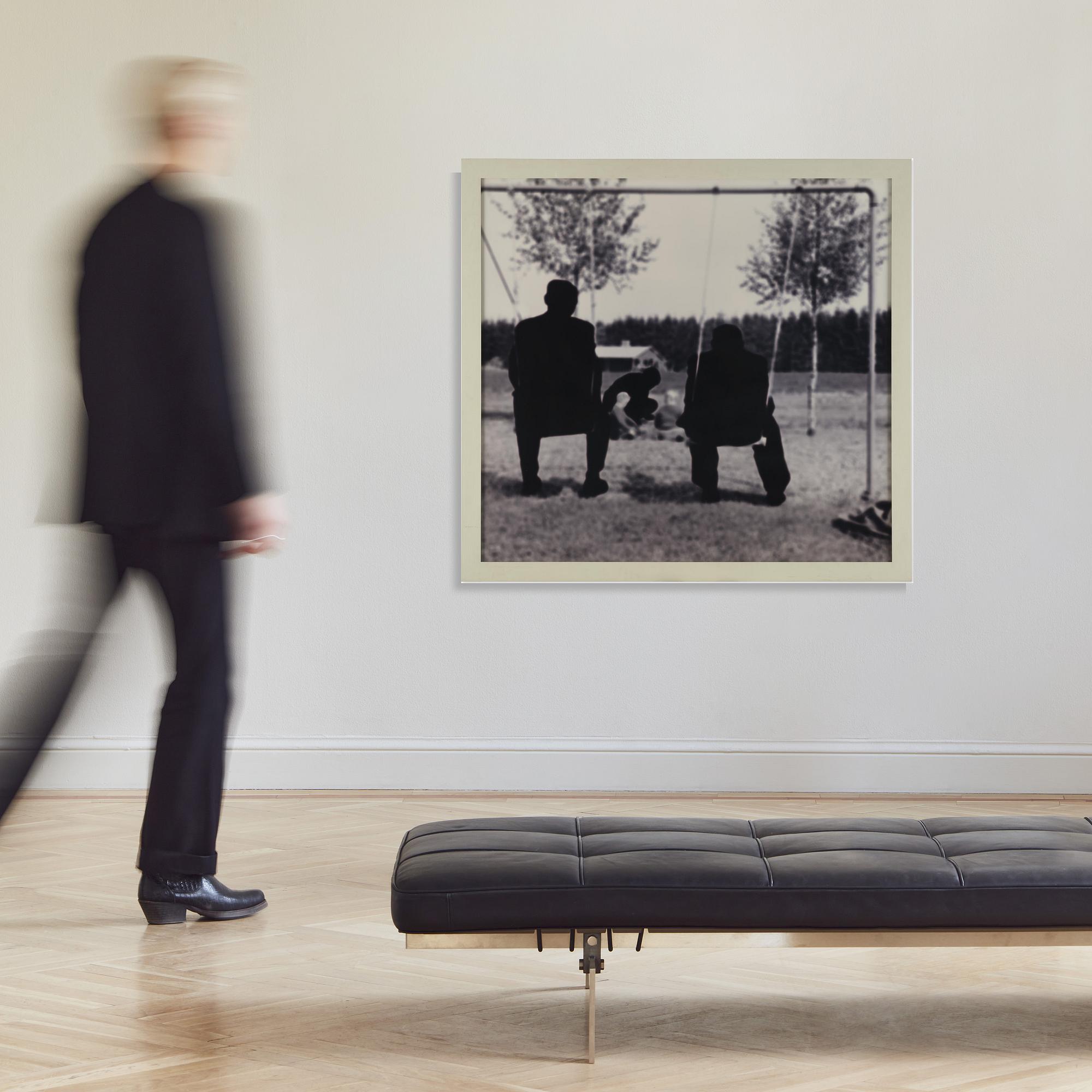 Maria Miesenberger, "Utan titel (Männen i gungan)", 1996.