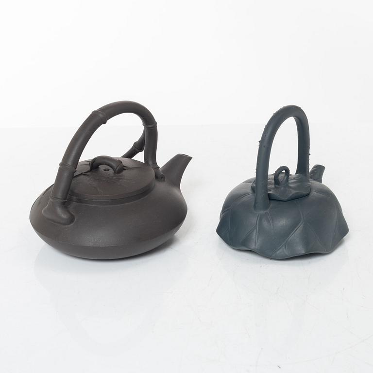 Two Chinese yixing ware teapots, 20th century.
