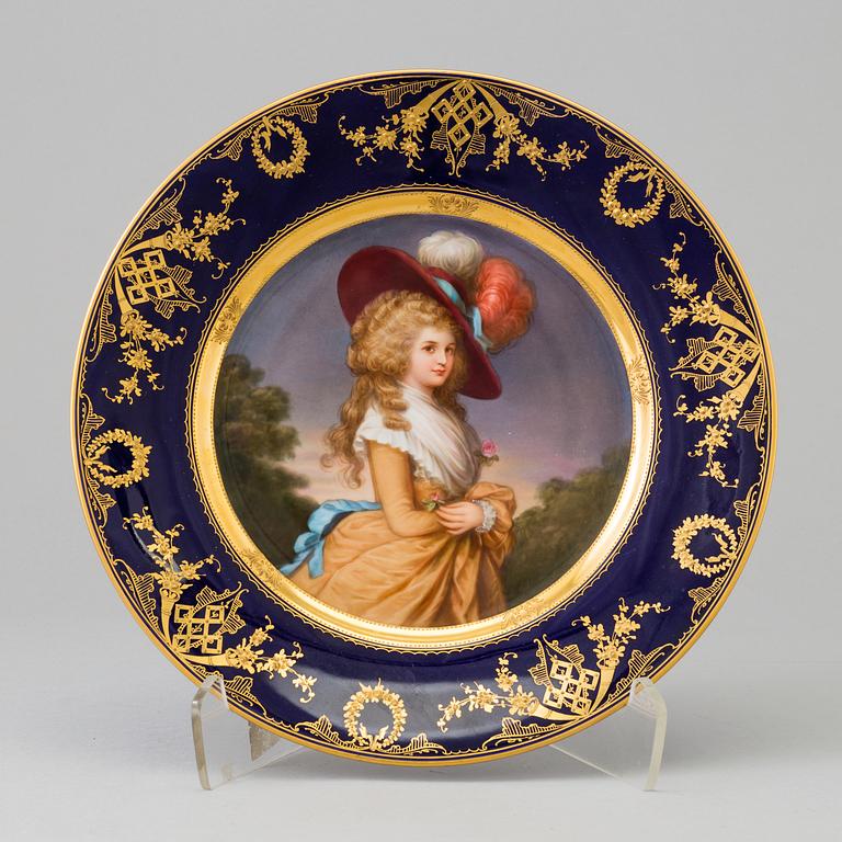 TALLRIK, porslin, Wienliknande märke, omkring 1900.