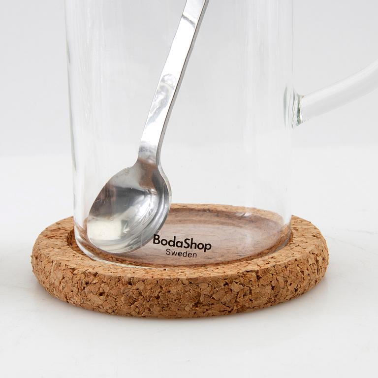 Signe Persson-Melin, service 17 pcs "Boda Nova series" late 20th century, heat-resistant glass and cork.