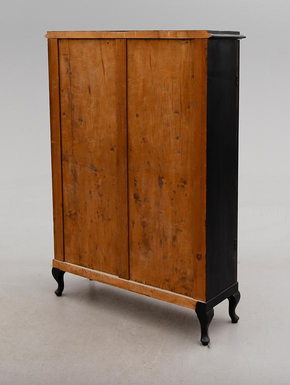 BOKSKÅP, 1900-talets första hälft.