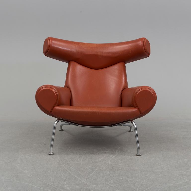 HANS J WEGNER, fåtölj med fotpall, "Ox-Chair", Erik Jörgensen, Danmark.