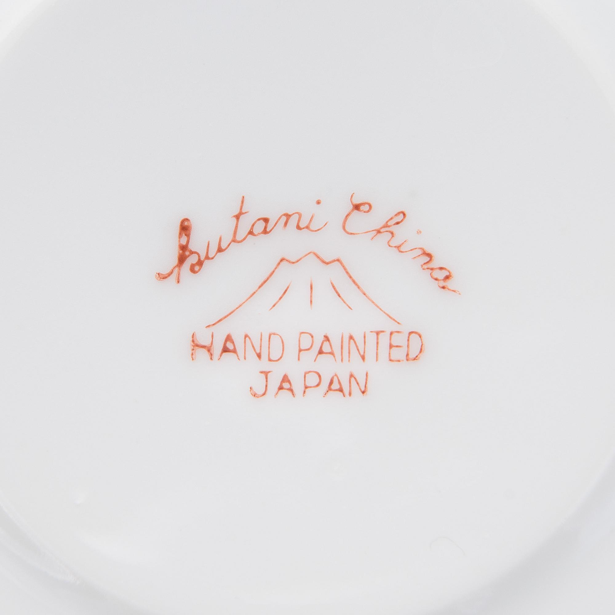 A dinnerware and tea set, circa 78 pcs, Kutani China, Japan latter half of the 20th century.