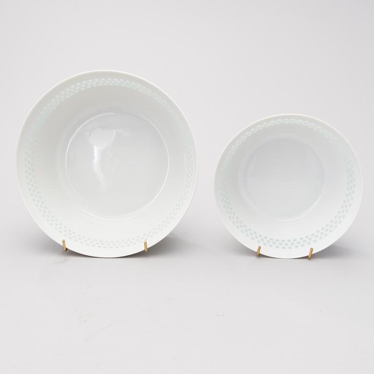 FRIEDL HOLZER-KJELLBERG, ASTIASTO, 34 osaa, "Helmi", riisiposliinia, signeeratut F.H.Kj. Arabia Finland.