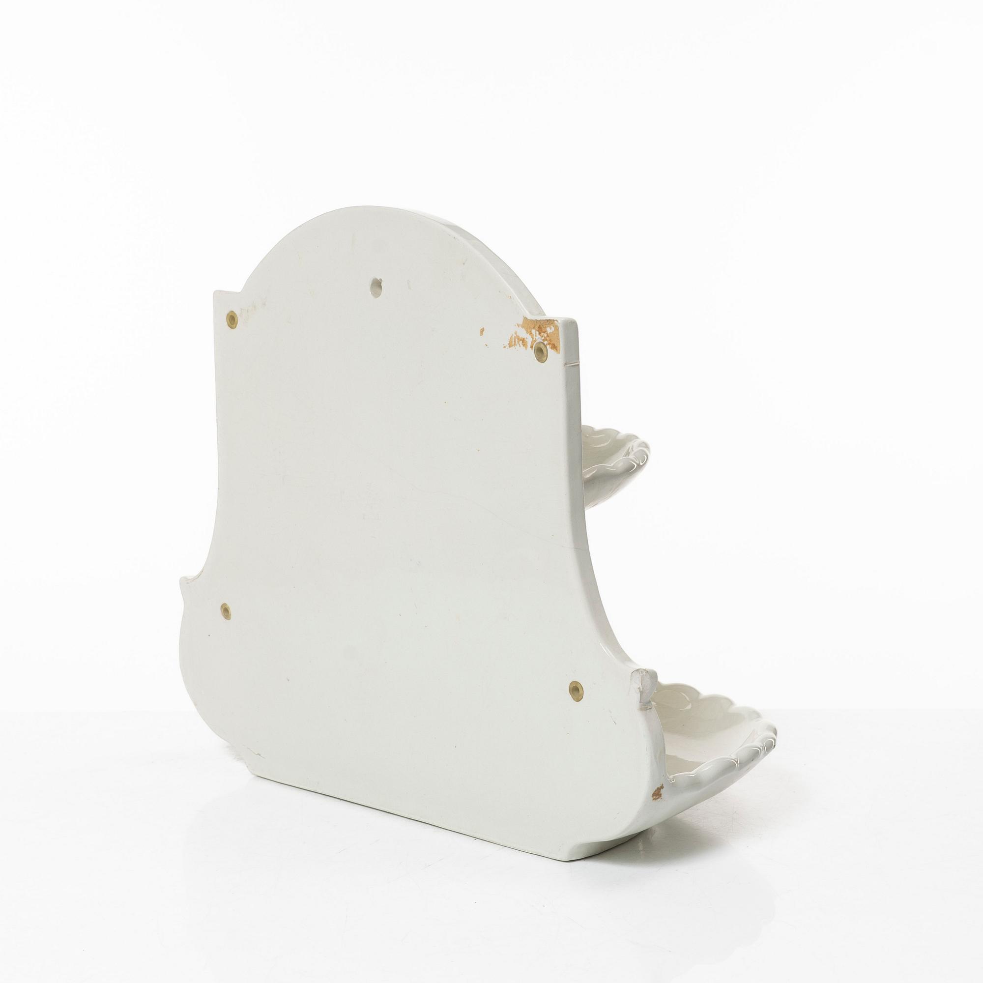 A bathroom shelf, porcelain, Fahnehjelm & Co., early 20th century.